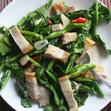 Stir-Fried Chinese Broccoli with Crispy Pork Belly (Khana Mu Krop)