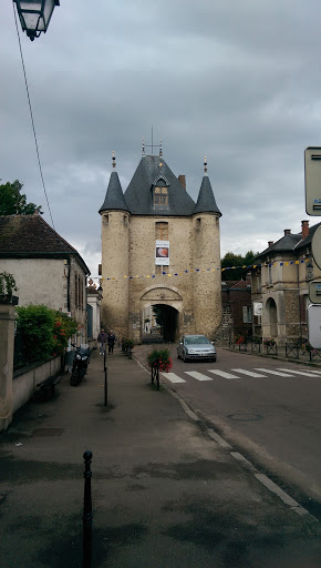 Porte NORD Villeneuve Sur Yonne