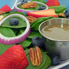 Spinach-And-Berries Salad With Non-Fat Curry Dressing