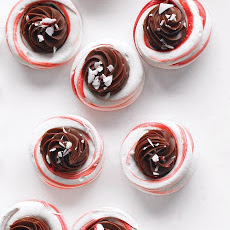 Mini Peppermint-Meringue Cups With Ganache