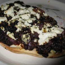 Caramelized Onion and Goat Cheese Pizza