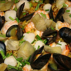 Paella-Style Shellfish Pasta