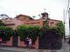 Alquilo Planta Baja De Villa Esquinera Zona Com