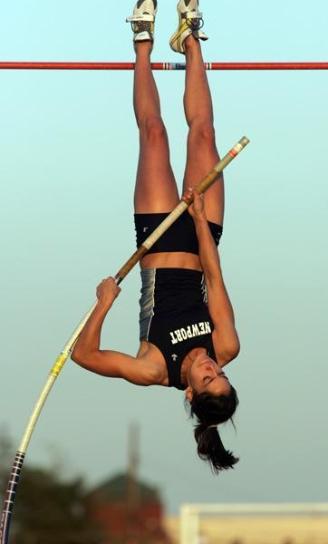 [allison-stokke-05150713[4].jpg]