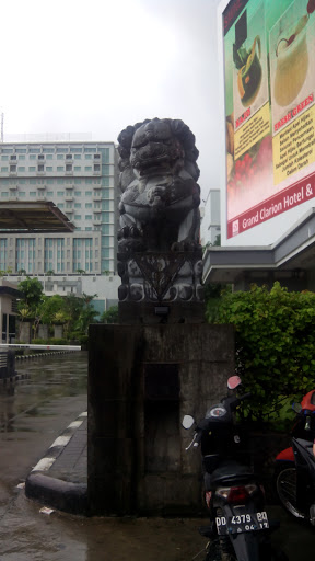 Grand Clarion Entrance Statue