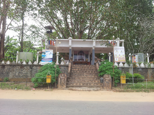 Bo Tree and Buddha Statue 