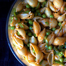 Summer Pea and Roasted Red Pepper Pasta Salad