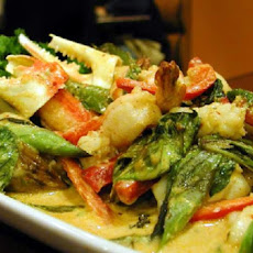 Linguine with Shrimp and Scallops in Thai Green Curry Sauce