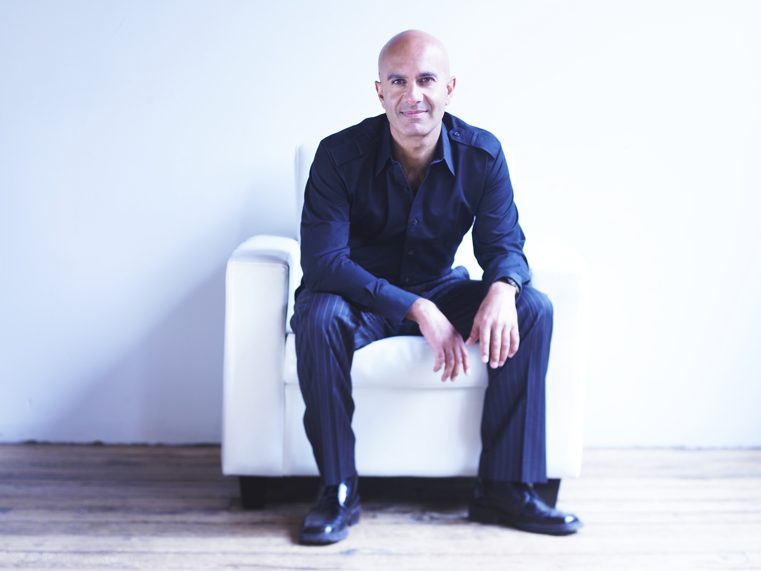 Robin Sharma - famous motivational speakers