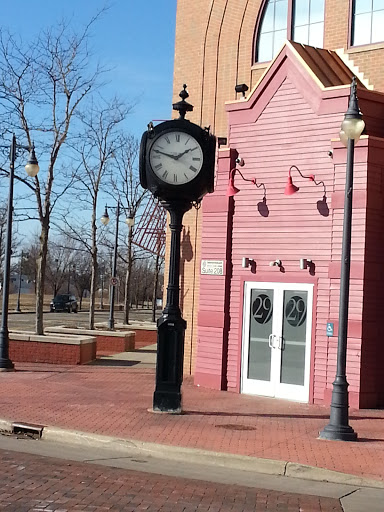 Novi Main street Clock