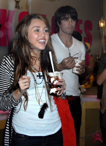 miley milkshake 8