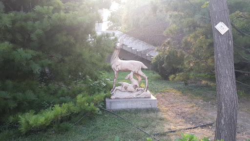 Deer Love Statue 