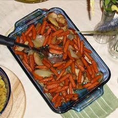 Sweet Roasted Carrots With Onions and Apples
