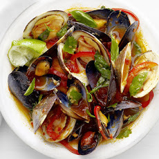 Clams and Mussels in Thai Curry Sauce
