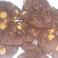 Easy Cake Mix Cookie-- Chocolate Chocolate Chip!