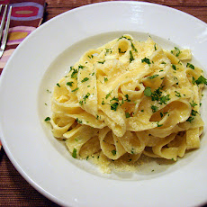 The Easiest Alfredo Sauce Ever