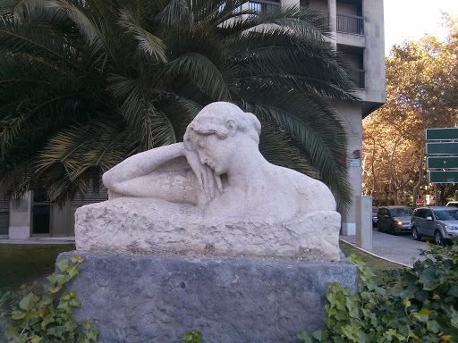 Estatua Mujer Dormida