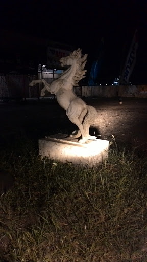 Patung Kuda Kalibagor