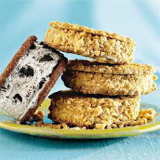 Easy Chocolate-Mint Ice-cream Sandwiches