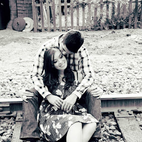 on the tracks by Scott Nelson - Portrait & People Couples