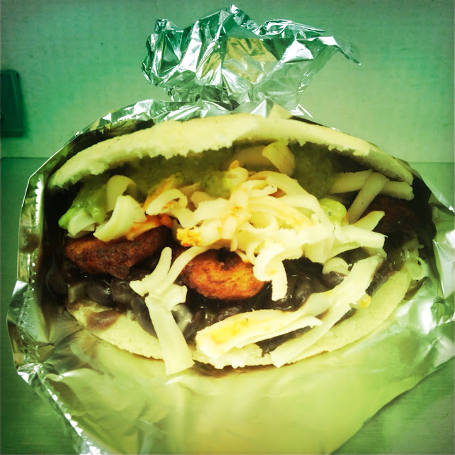 Domino Arepa con Platanos