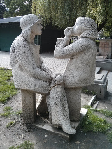 Talking Women Statue