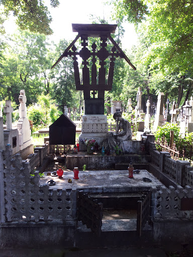 Crying Woman on Buruiana Family's Grave