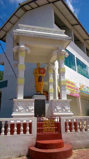 Thero Statue At Rahula Junction