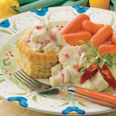 Creamed Chicken in a Basket Recipe