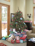 Better shot of the pile of presents.
