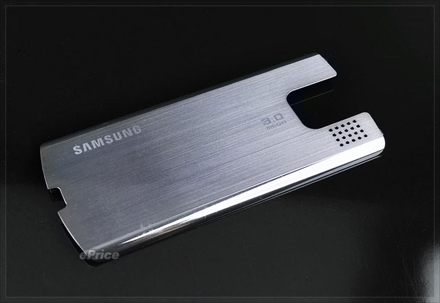 [sonyericssont700-vs-samsungu800soul-07[2].jpg]