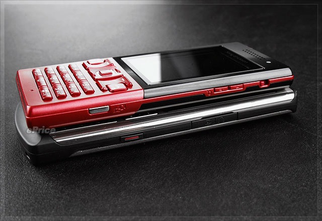 [sonyericssont700-vs-samsungu800soul-11[2].jpg]