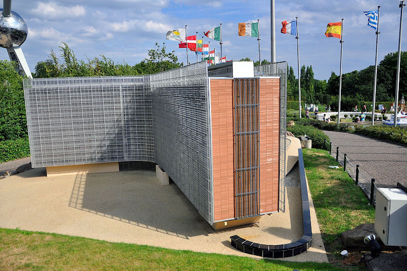 Макет здания Европарламента в Мини-Европе в Брюсселе