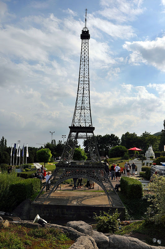 Макет Эйфелевой башни в Мини-Европе в Брюсселе