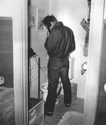 [juames+dean+talkng+a+piss[3].jpg]