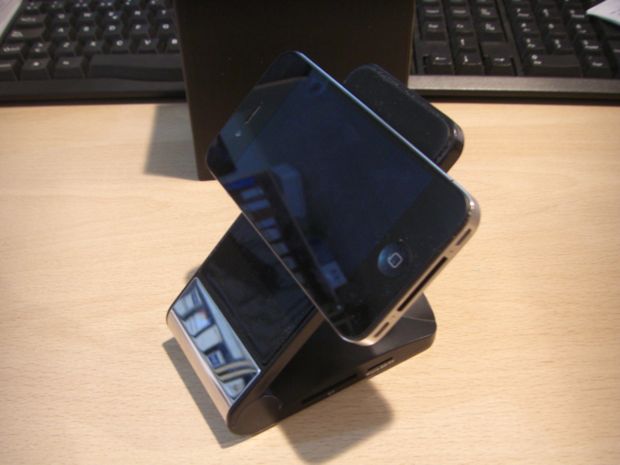 desk-genie-stand-iphone-5.jpg