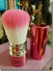 charm-retractable-kabuki-brush