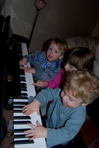[kidsatpiano[2].jpg]