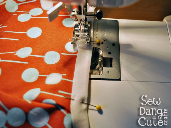 [Sew-bias-tape-on[3].jpg]