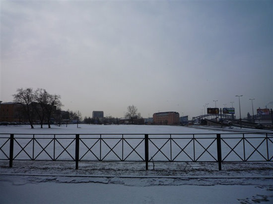 2009年3月24日圣彼得堡,早上起来发现正下着雪,在宾馆门口拍摄的.jpg