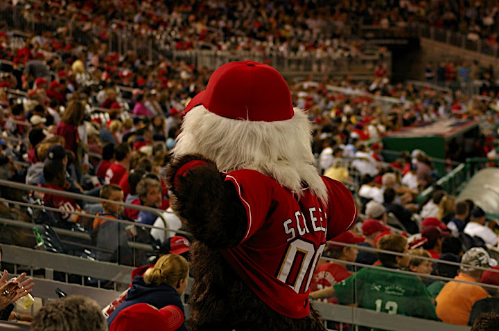 Screech flashes the crowd