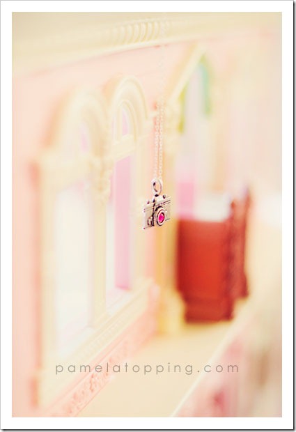 http://lh6.ggpht.com/_-VAIZSsajds/TTwj_N4F0GI/AAAAAAAAh5o/f8MJ_38TPDE/pink-necklace7.jpg?imgmax=800