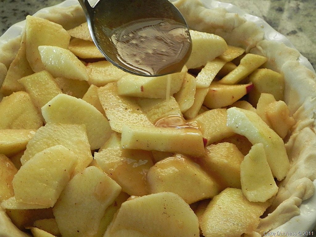 [DSCN7255[7].jpg&description=Salted Caramel Apple Pie')]