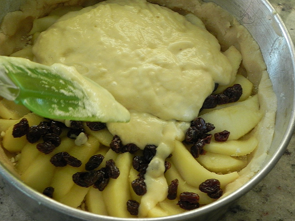 [DSCN7605[5].jpg&description=Usha’s Apple Cake')]