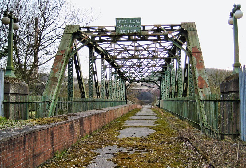 [A-station bridge[4].jpg]