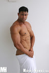 Muscle Hunk Ricardo Rey