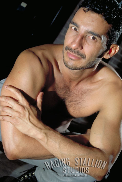 [muscle-hunk-gay-porn-star-Miguel-Leonn-13.jpg]
