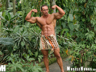 Solid muscleman - Vinnie de Angelo - Flexing in the sun!