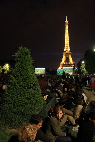 [Home_Yann_Arthus_Bertrand_Outdoor_screening33[3].jpg]