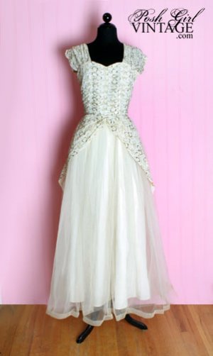 1940's Embroidered Bows Wedding Dress This is one of the most beautiful and
